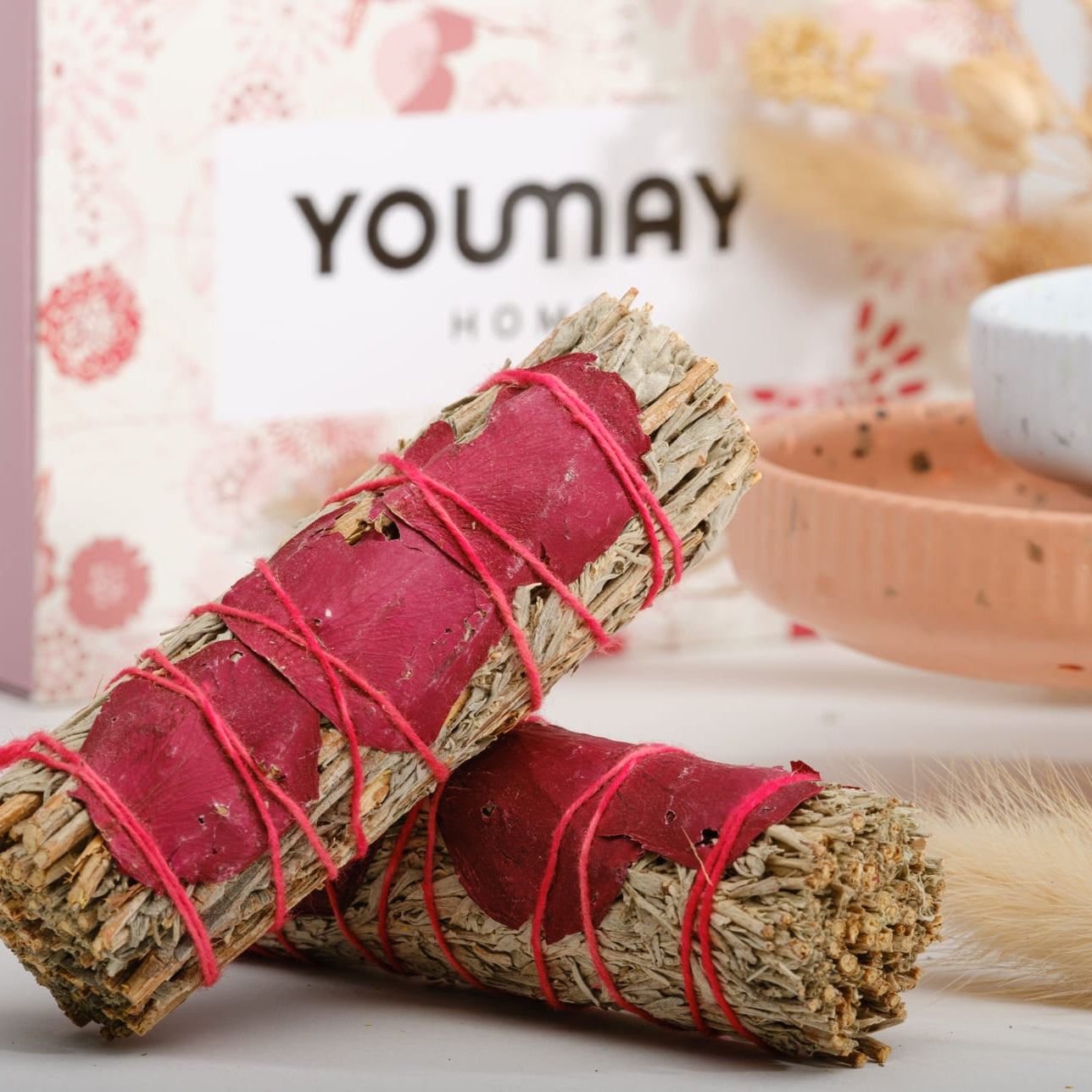 Fascio di Salvia Blu con Petali di Rosa – Amore, Guarigione e Delicatezza