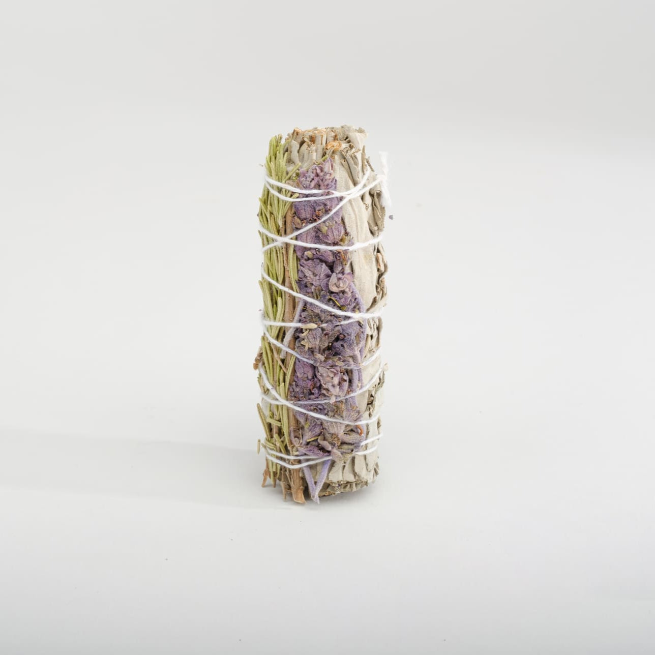 Fascio di Salvia Bianca con Lavanda e Rosmarino – Energia che Rilassa 