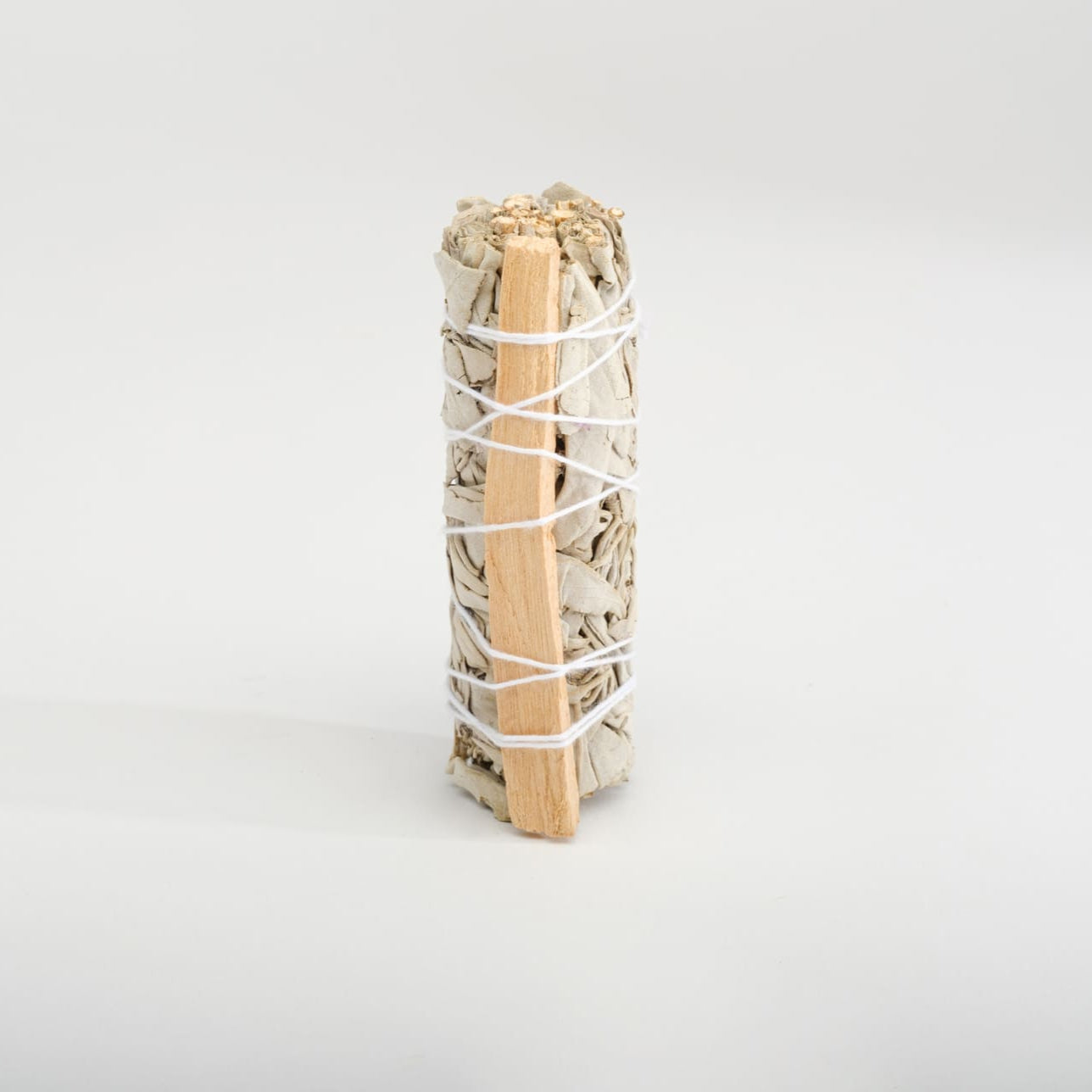 Fascio di Salvia Bianca e Palo Santo Peruviano – Armonia Sacra e Sollievo Immediato 