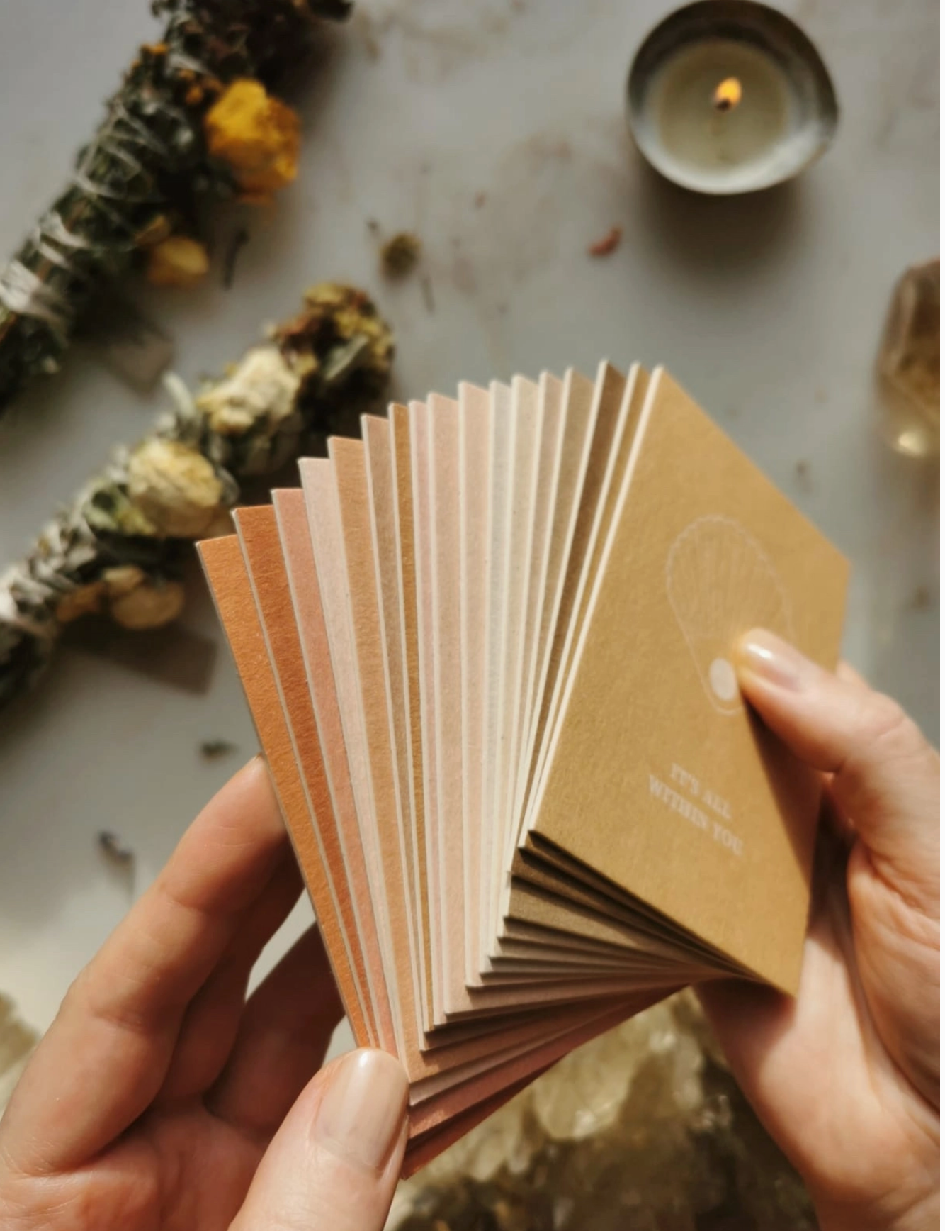 Affermazioni Cosmiche – Set Oracolare per Rituali d’Anima